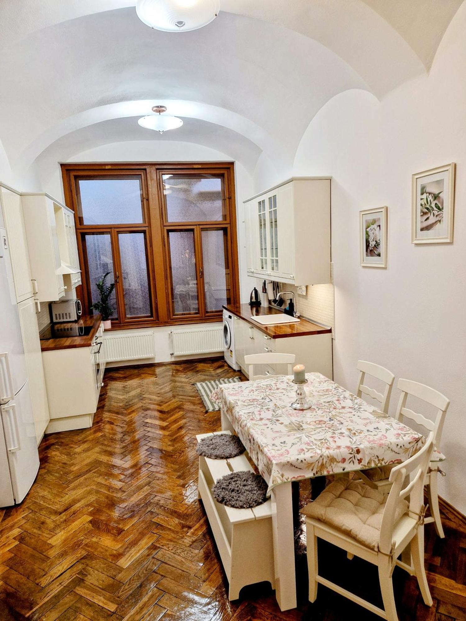 Marina Old Town Apartment Kosice Bagian luar foto